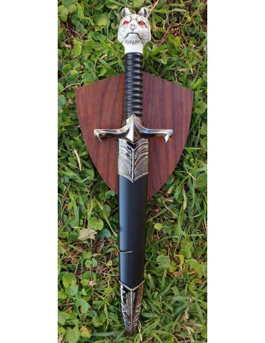 Wooden panel support to display daggers that you can buy in our Zetan Medieval store